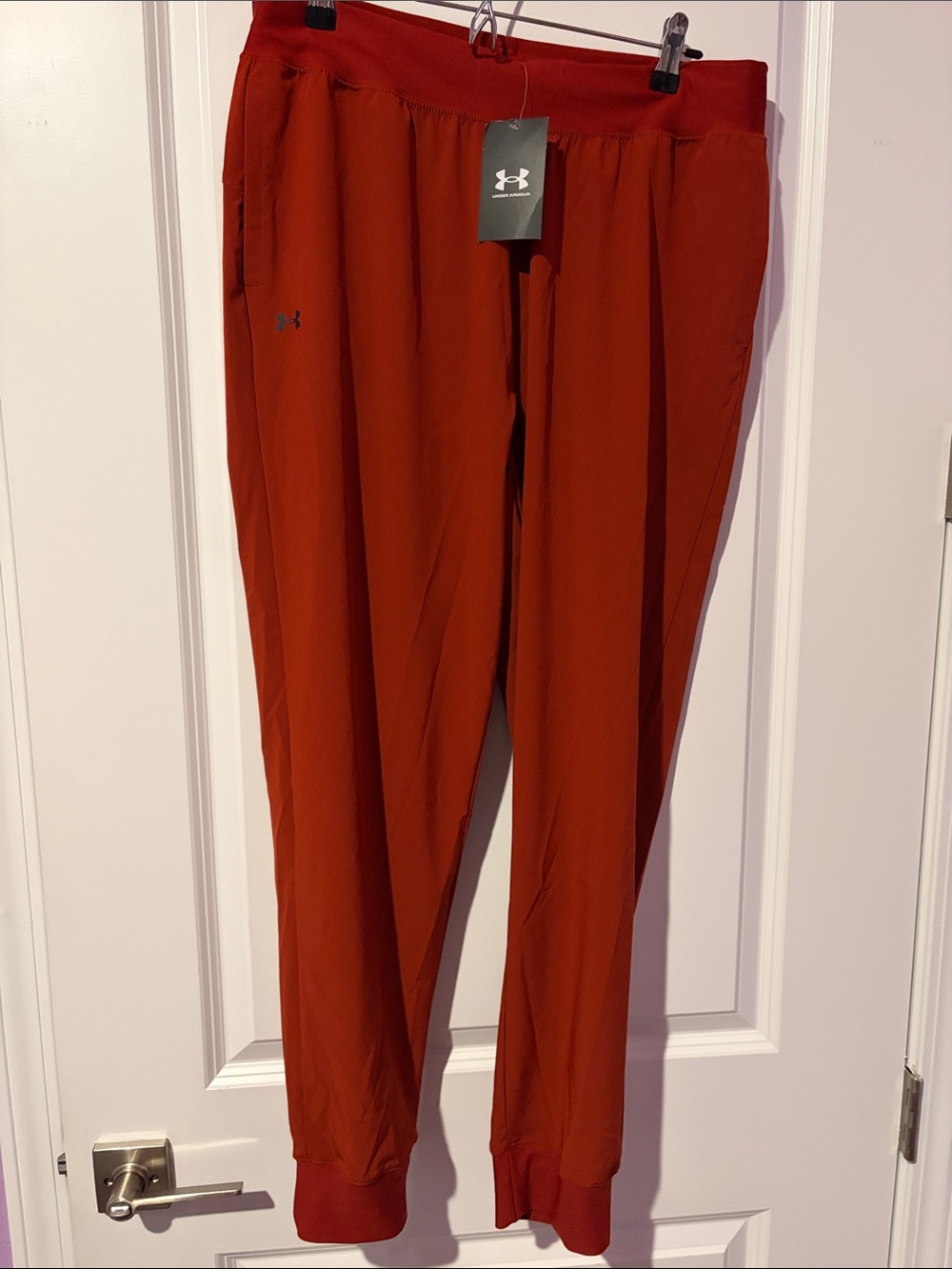 🧡🤎 Under Armour Women’s Rust/Burnt Orange Loose Fit Stretch Joggers.